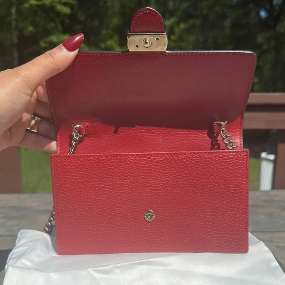 Gucci Crossbody Interlocking with Chain Strap - Picture 7 of 10